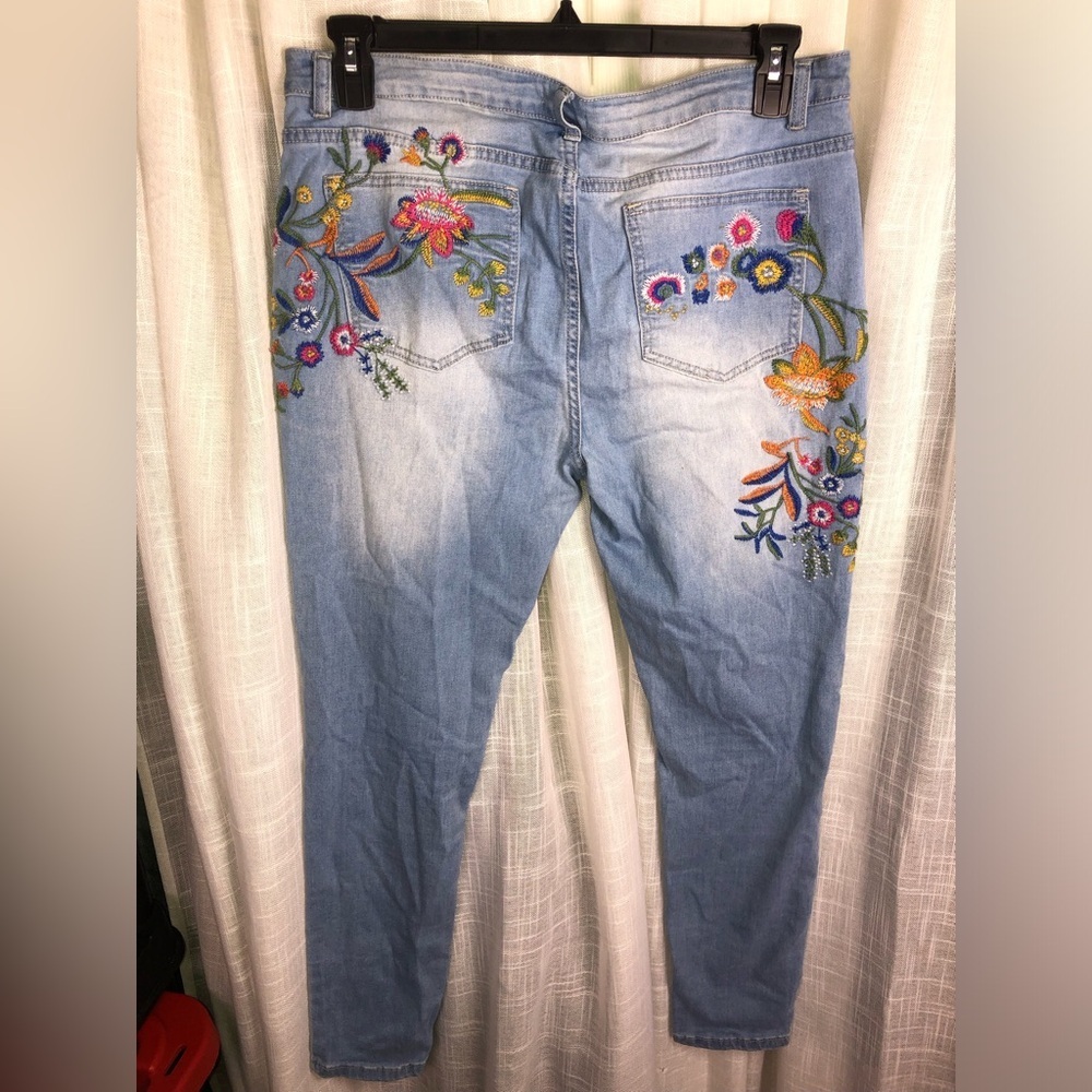 VENUS Light Blue Straight Leg Jeans with Floral Embroidery - Picture 9 of 10